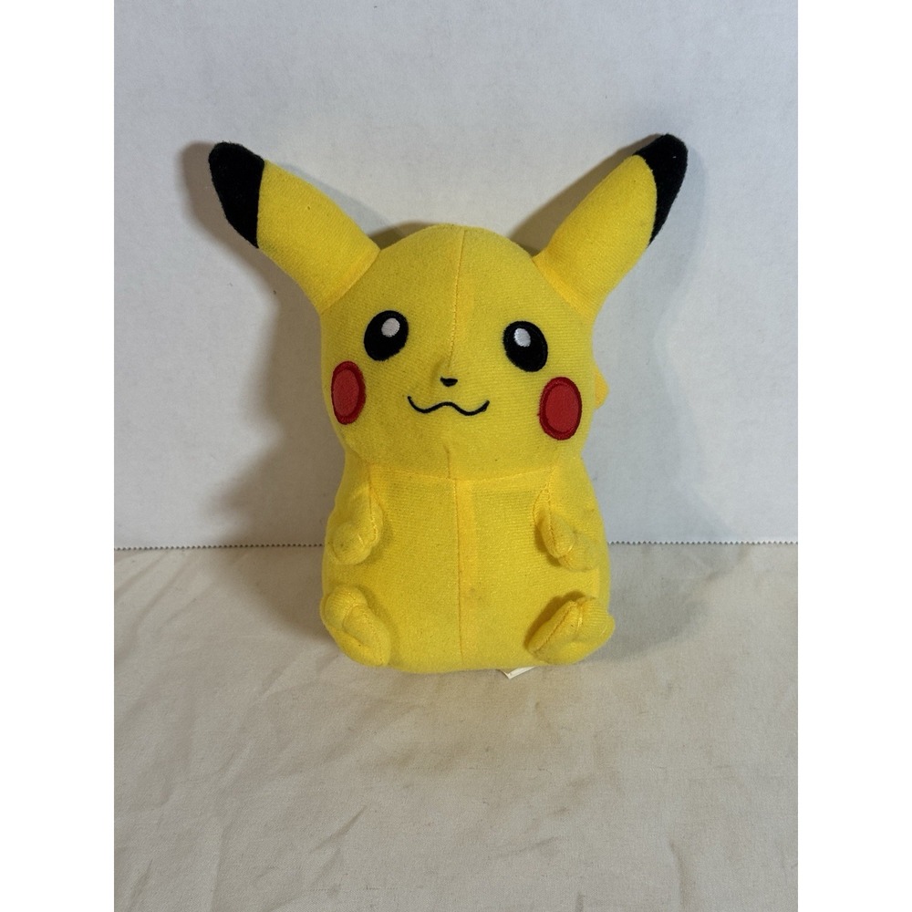 Pokémon Center Pikachu Plush – 2017 – Small 6"‎ Yellow Plush Toy – Nintendo